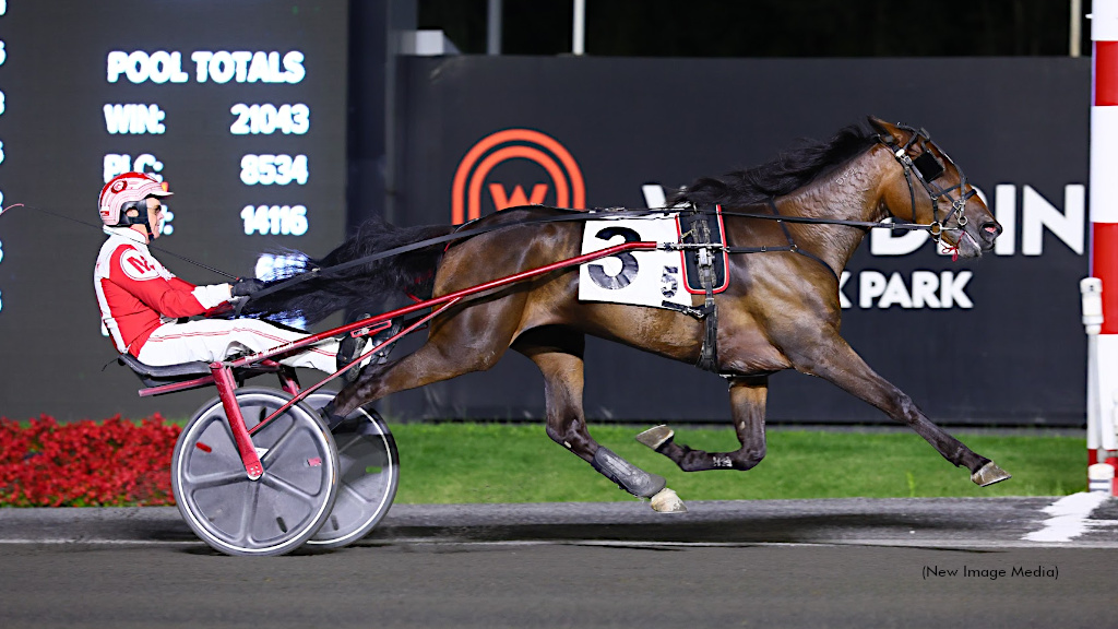 Foxy Amee On Target In Mohawk Qualifiers