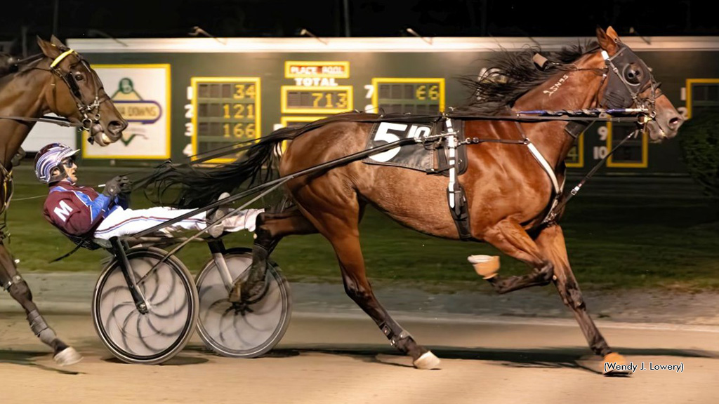 Duke Lavictoire Breaks Batavia Track Record