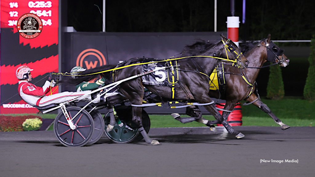 Sippinonsearoc Slips Through For Breeders Crown Victory