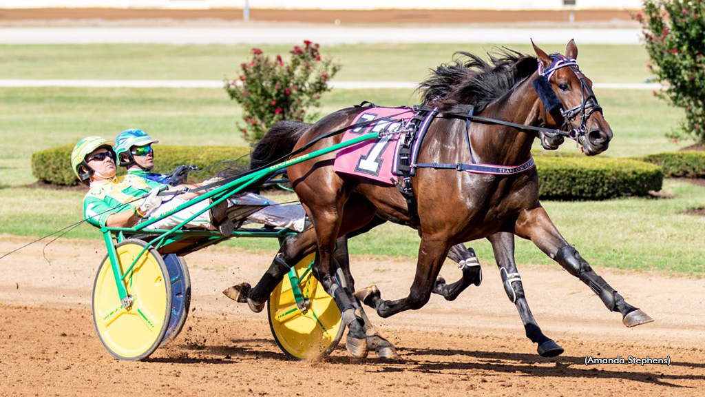 Southwind Chaska Streaks Into Breeders Crown Elim