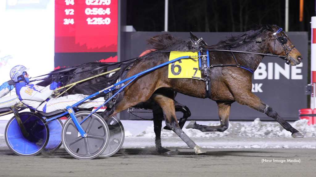 First Open Win For Hasty Bid At Mohawk