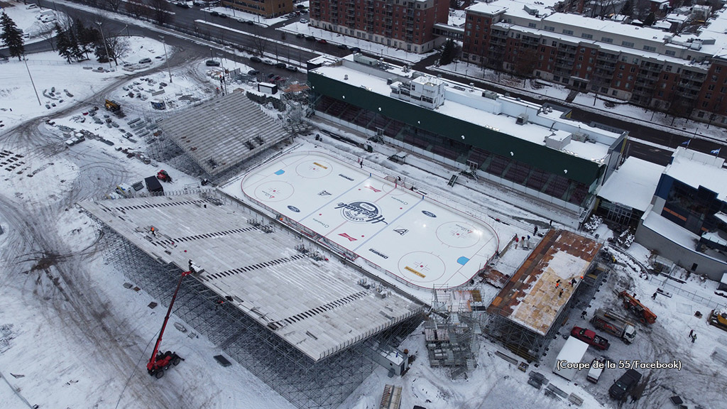 Hippodrome 3R transformed into a hockey arena for Coupe de la 55