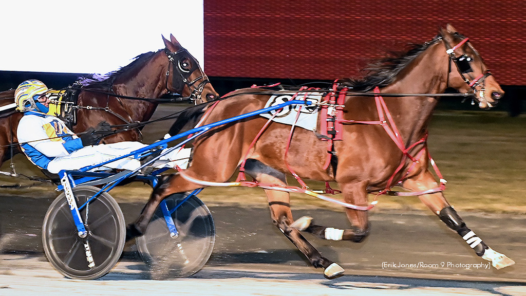 Spring Blake Resumes Winning Ways As Rosecroft Meet Opens