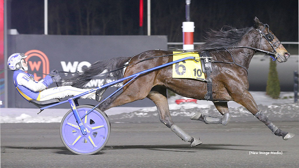 Flashchap Flies Late For Mohawk Victory
