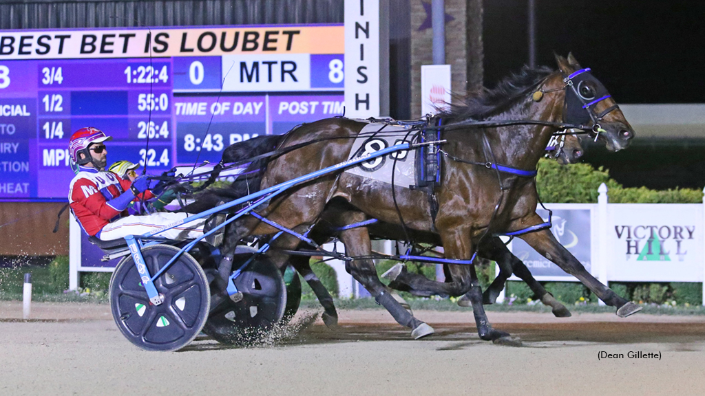 Ardens Ace N winning at Hoosier Park