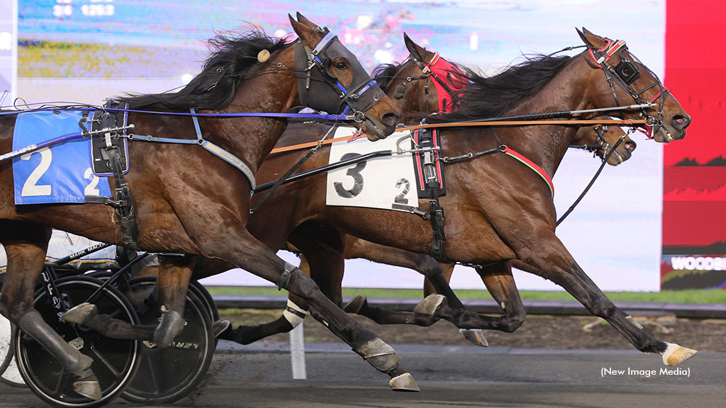 Ghostly Casper Stuns In Mohawk Open