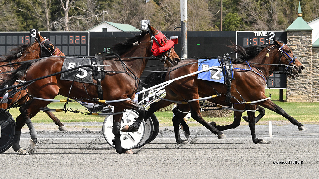 Racy Roxy A Takes Tight Spa Distaff Open