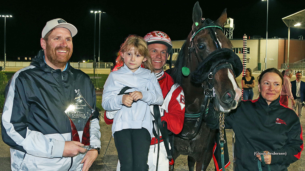 Lou Hill Wins Camluck Classic; Tracks Records On Undercard