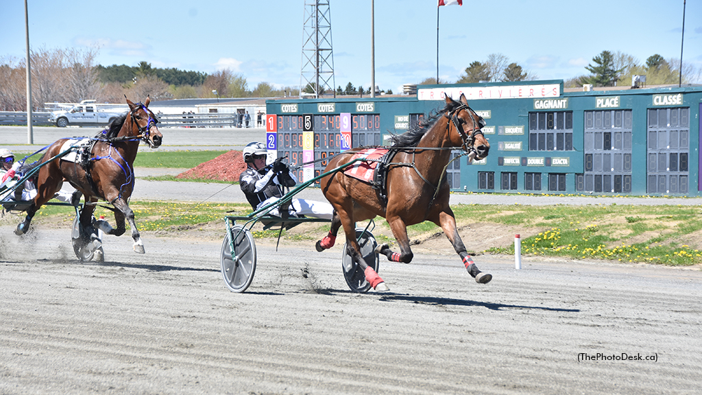 MVPs Daughter Dominates 3R Preferred Trotters