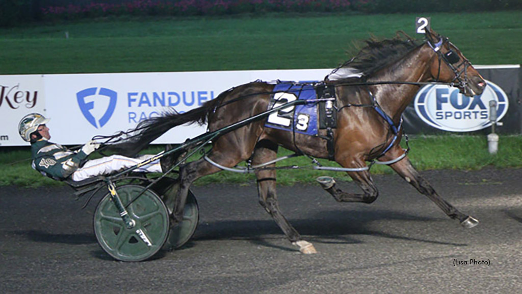 Aintmyfirstro Deo winning at The Meadowlands