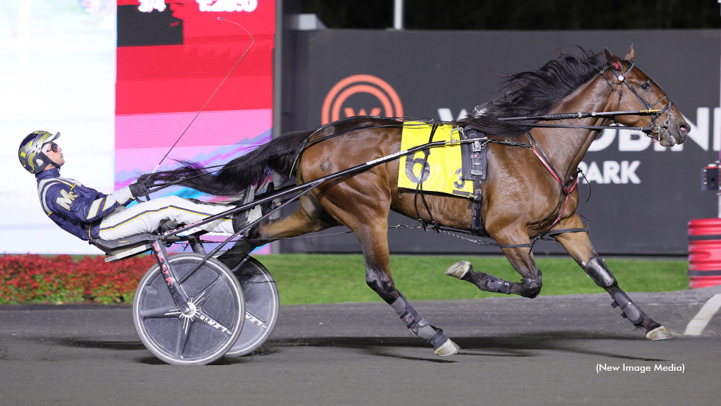 Ubiquitous A Commanding Winner In Mohawk Feature