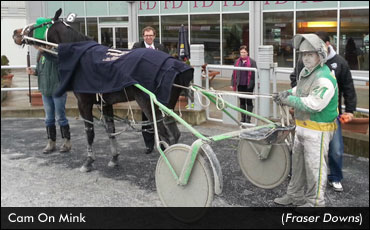 Cam On Mink Romps In BBs Mirage; Leak Repeats In Powder Puff Derby
