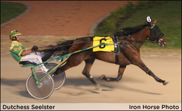 Dutchess Seelster Upsets In Walker Memorial