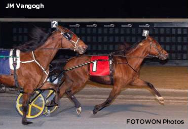 JM Vangogh Wins Top Trot At Dover