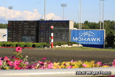 Mohawk To Host Sunday Card