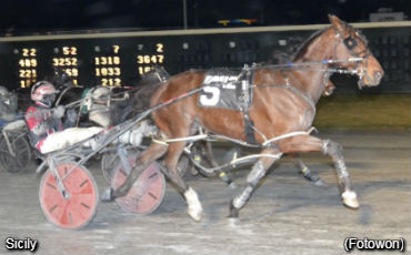 Sicily Splashes To 1:49 Win