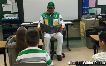Horsemen Visit Pennsylvania School