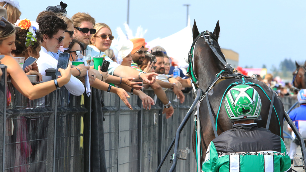 Bonus Round and driver Dave Kelly parades in front of the Packwood Grand crowd