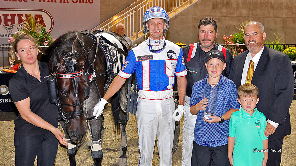 Emoticon Legacy and winning connections in the winner's circle