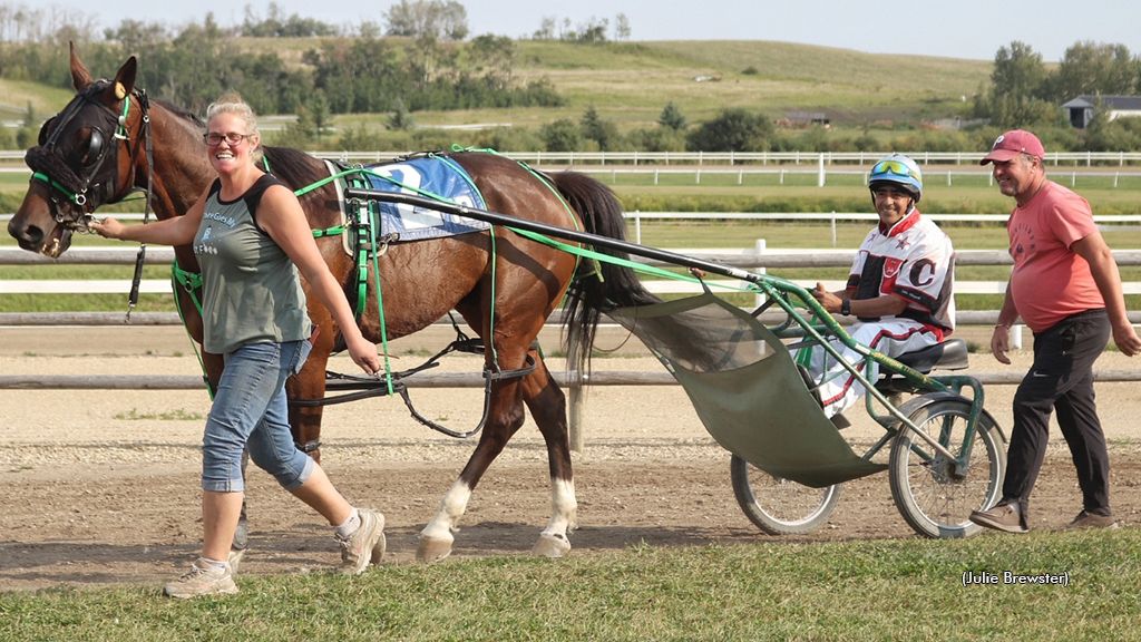 Battle Of The Backstretch exhibition race winners Retros Mystery and Adrian Gonzalez