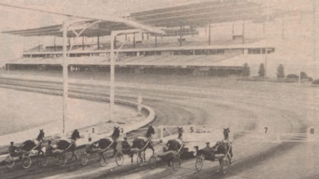 Early starting gate at Roosevelt