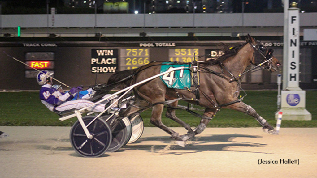 Crisp Mane winning at Pompano Park