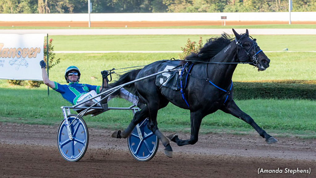 Jujubee, winning the Kentucky Futurity