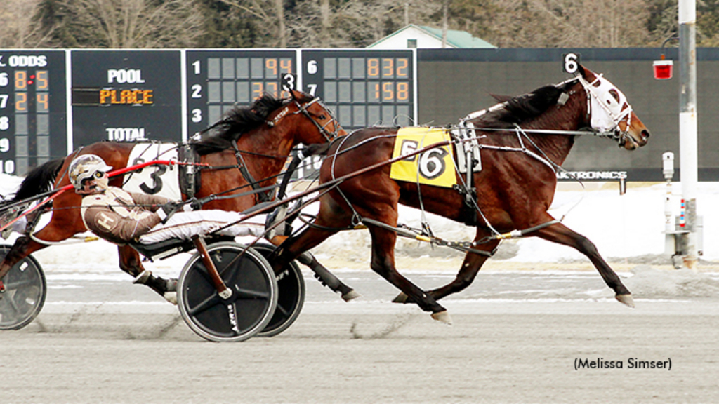 Chasethecloudsaway winning at Saratoga