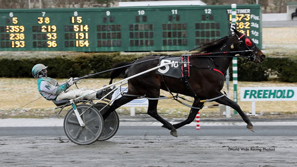 Boiling Oar winning at Freehold Raceway