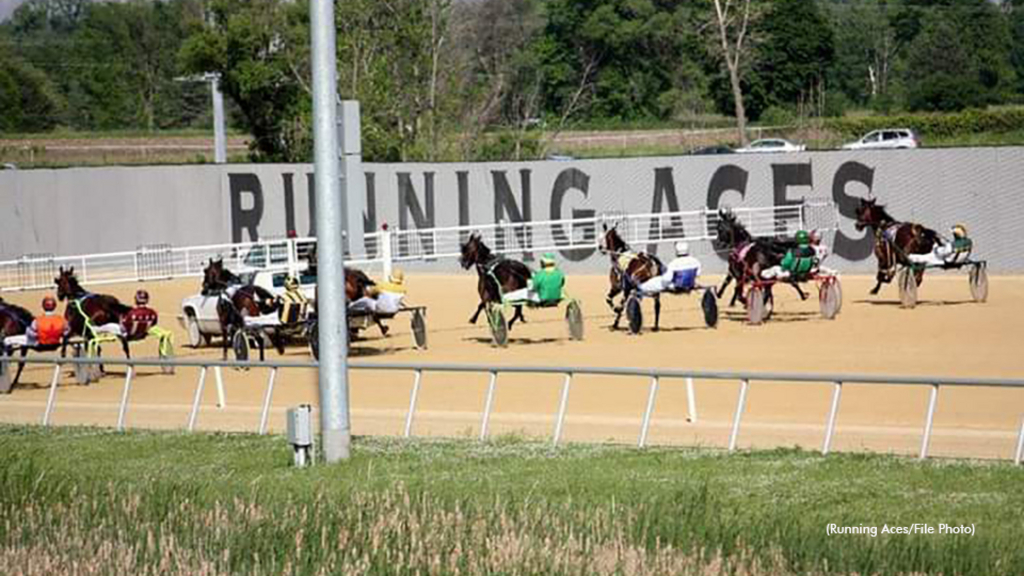 Harness racing at Running Aces