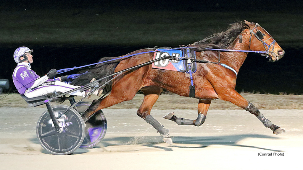 Sly Little Fox winning at Miami Valley Raceway