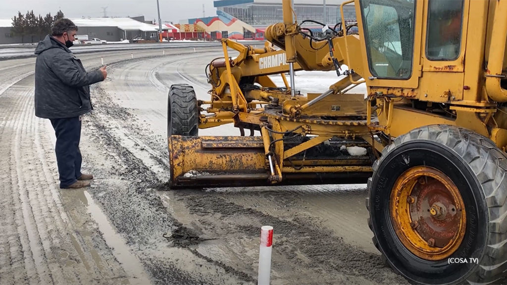 Track maintenance at Woodbine Mohawk Park