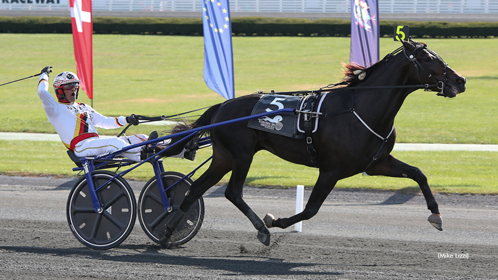 Zazon Gio winning the the Yonkers International Trot