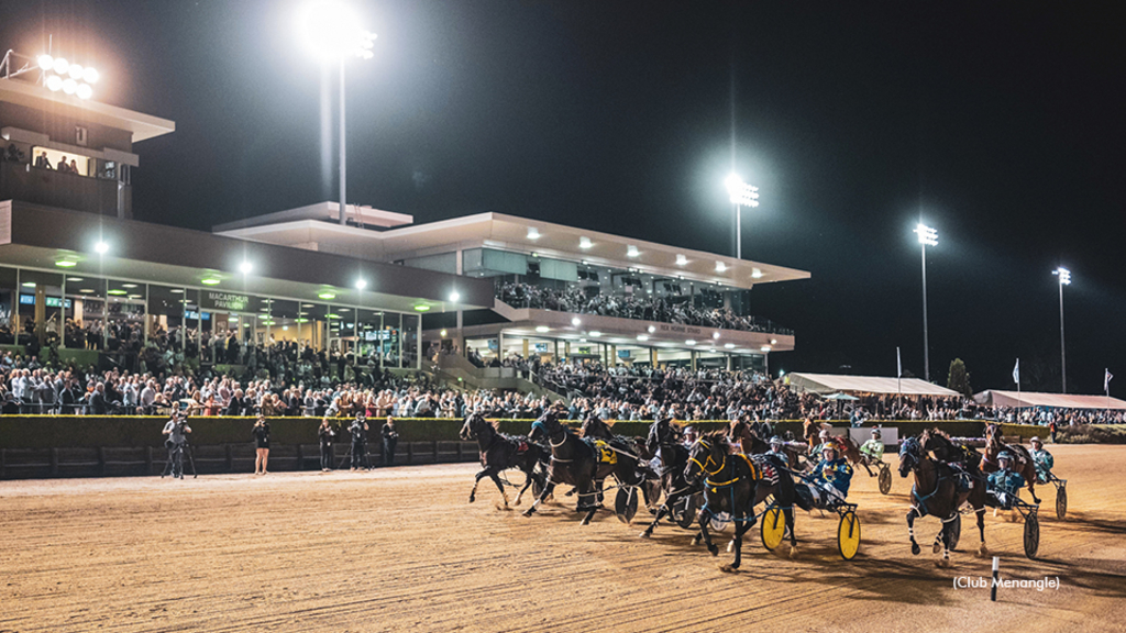 Australian harness racing at Club Menangle