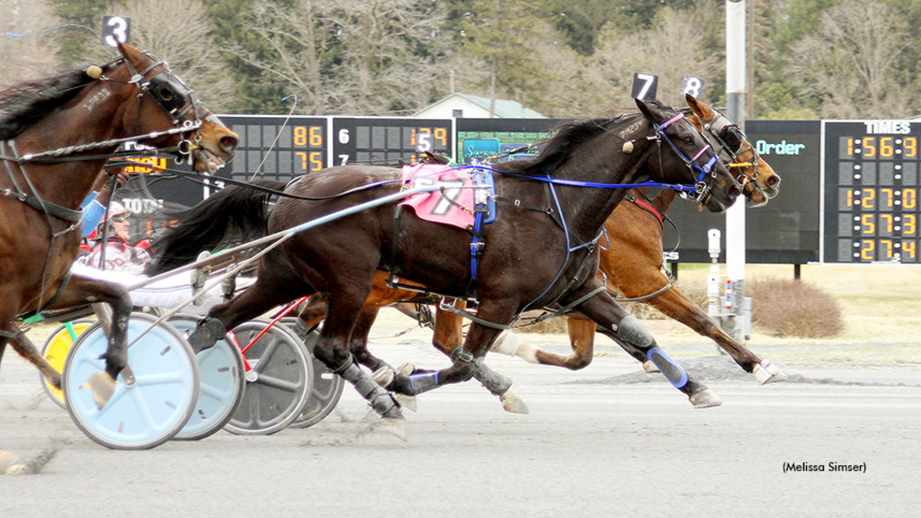 Dewey Arnold winning at Saratoga Raceway