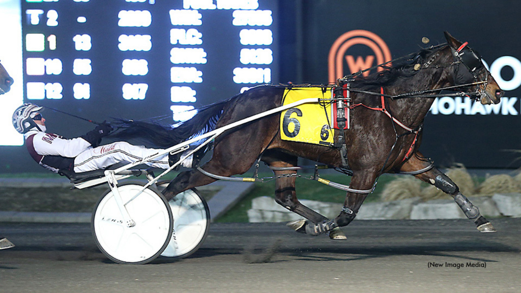 Julerica winning at Woodbine Mohawk Park, giving Doug McNair his 4,000th career win