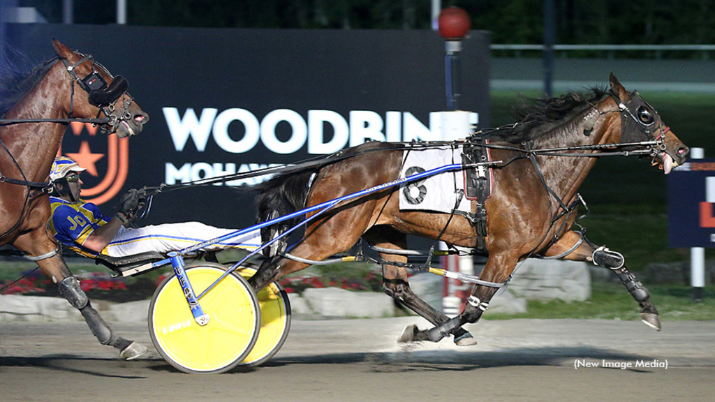 Itty Bitty winning at Woodbine Mohawk Park