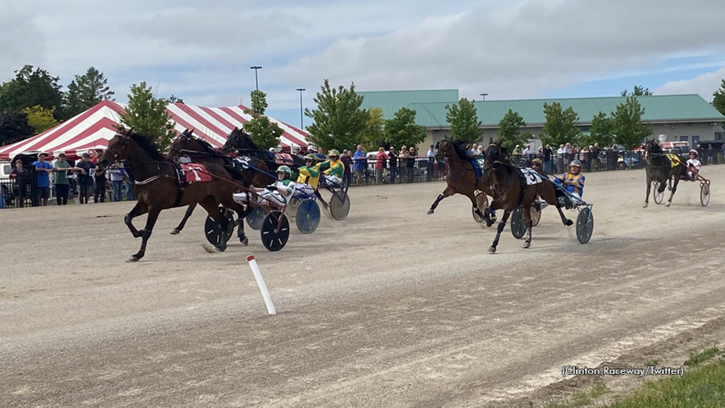 Power And Grace and driver Doug Brown winning the Legends Day Trot