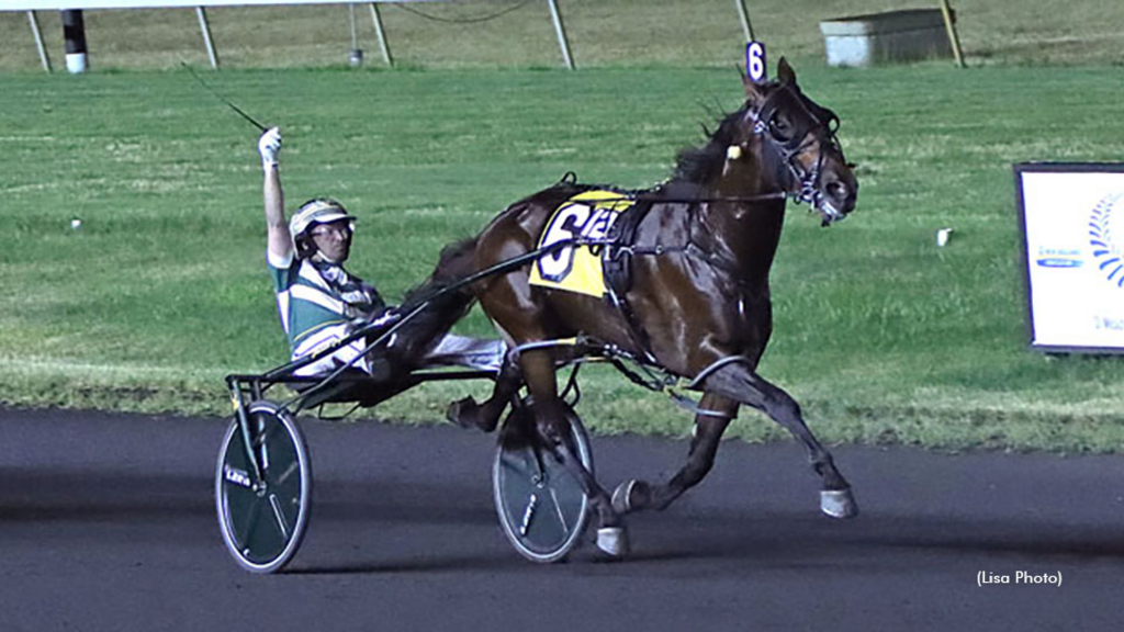 Beach Glass winning the Meadowlands Pace