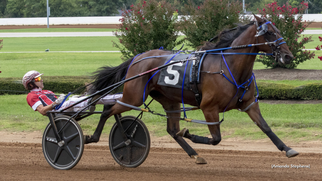 Selfie Queen, Twin B Joe Fresh Impressive At The Red Mile ...