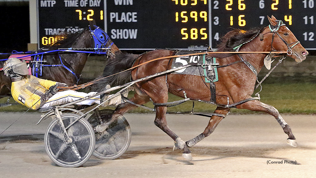 Ainthesamewithoutu and Tony Hall winning at Dayton Raceway