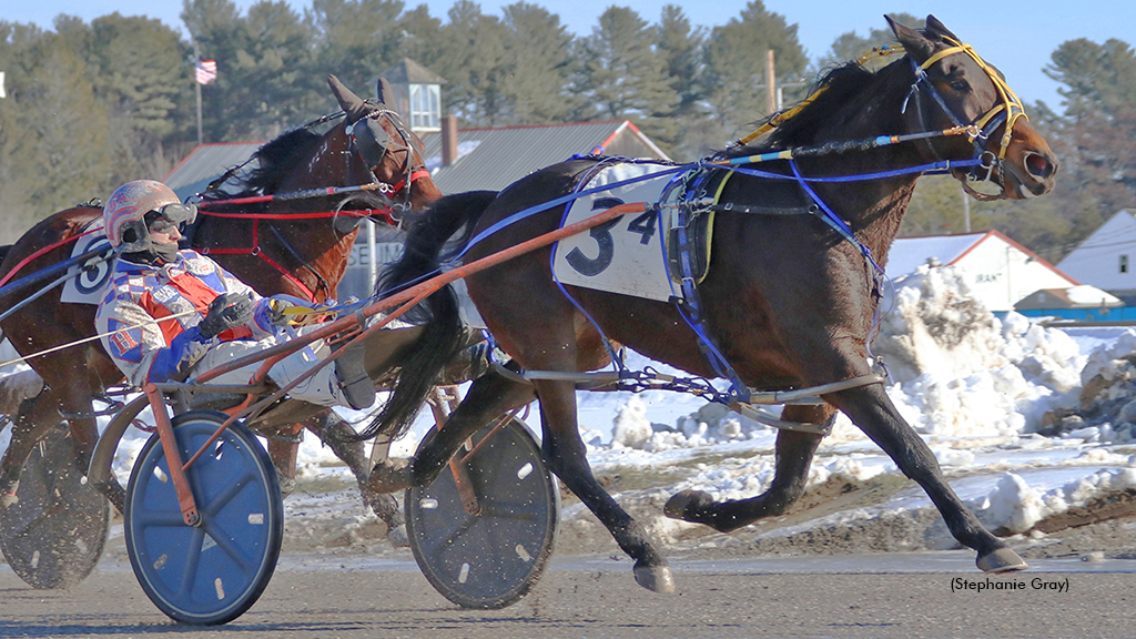 Ammarettigone winning at First Tracks Cumberland