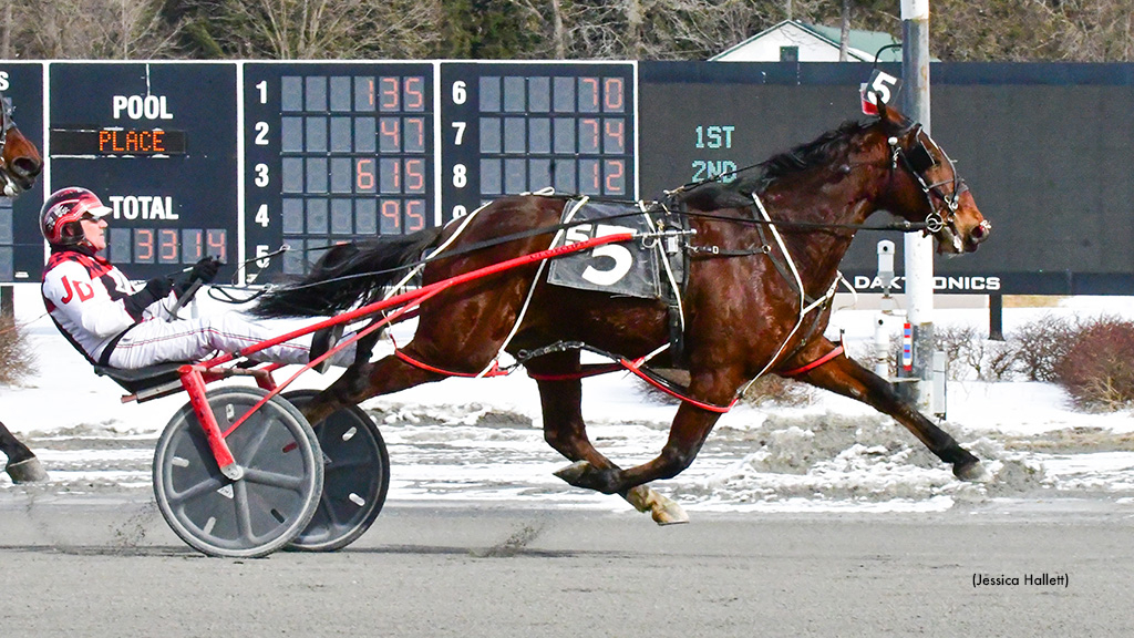 Primo Uomo winning at Saratoga Raceway