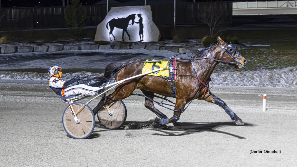 So Frisky winning at The Raceway at Western Fair District