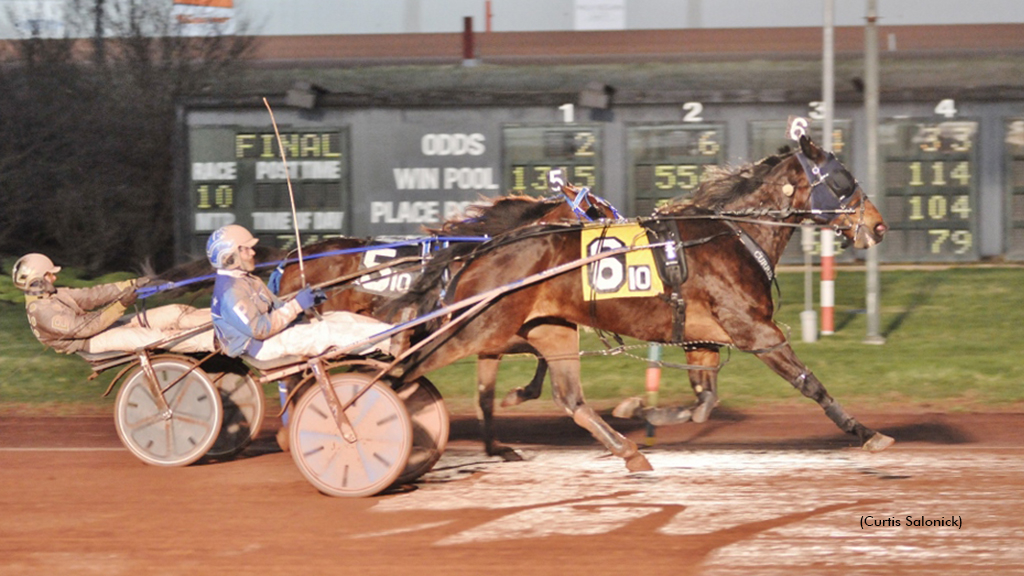 Buzz winning the Game Of Claims Series at Pocono Downs