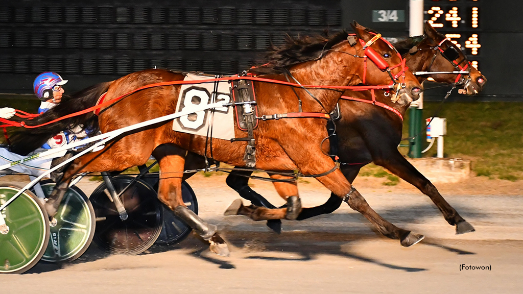 JL Cruze winning at Dover Downs