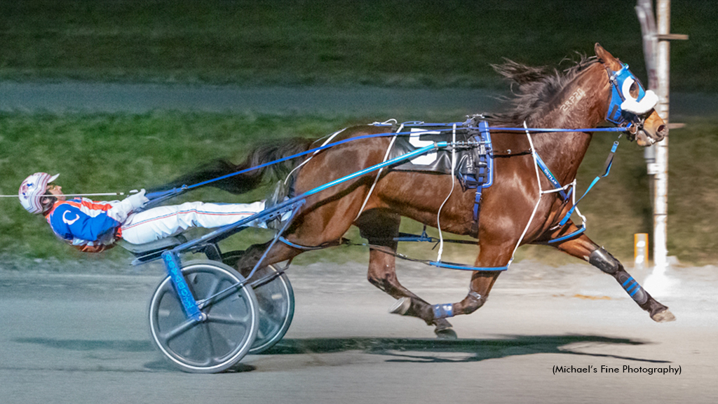 Outlaw C My Shadow winning at Fraser Downs