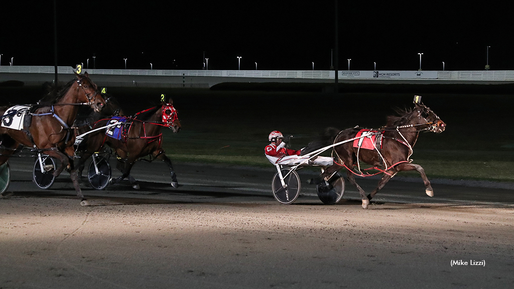 Racine Bell winning at Yonkers Raceway