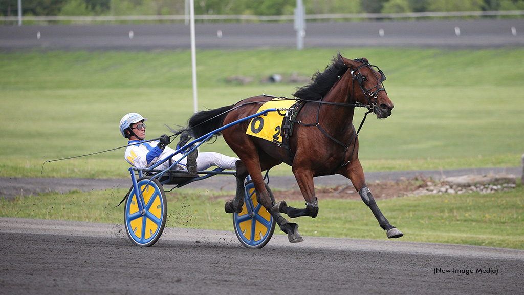 Adare Castle winning at Woodbine Mohawk Park