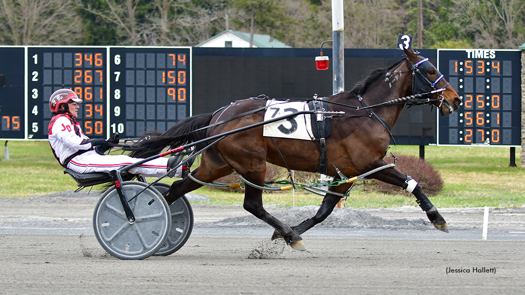 American Tour N winning at Saratoga Raceway